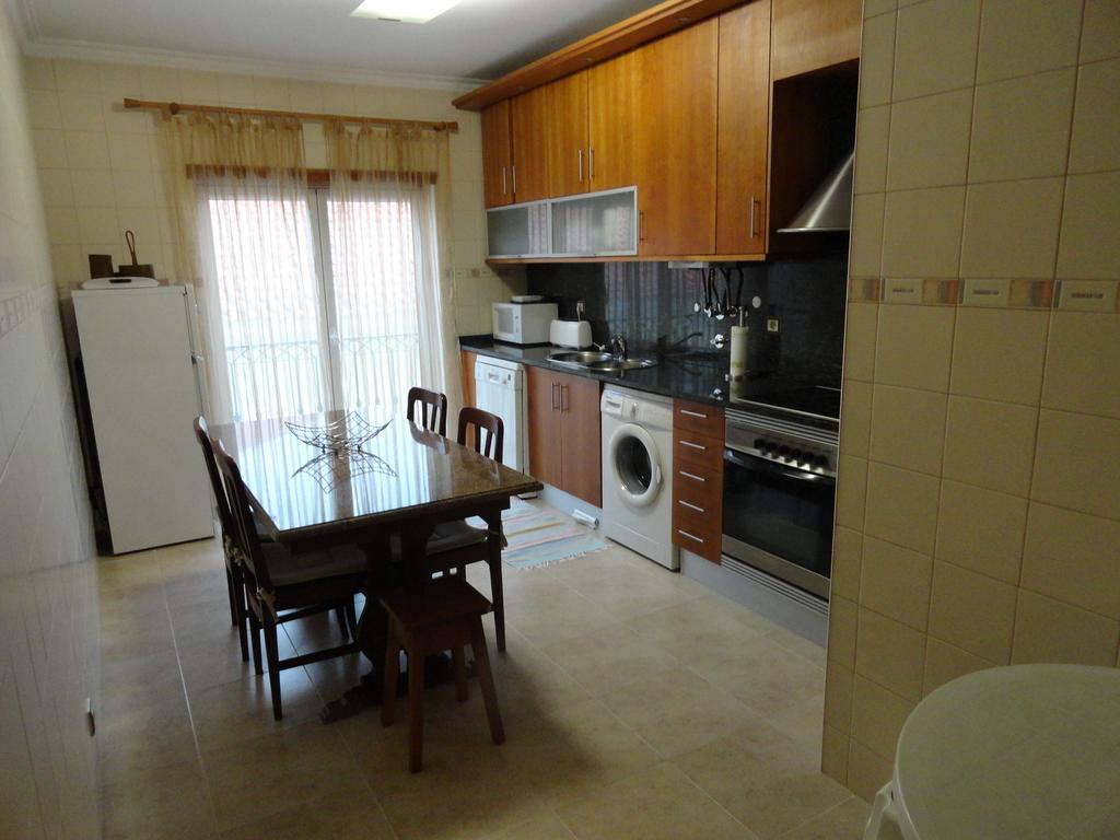 Apartamento Praia Sao Martinho Do Porto Luaran gambar